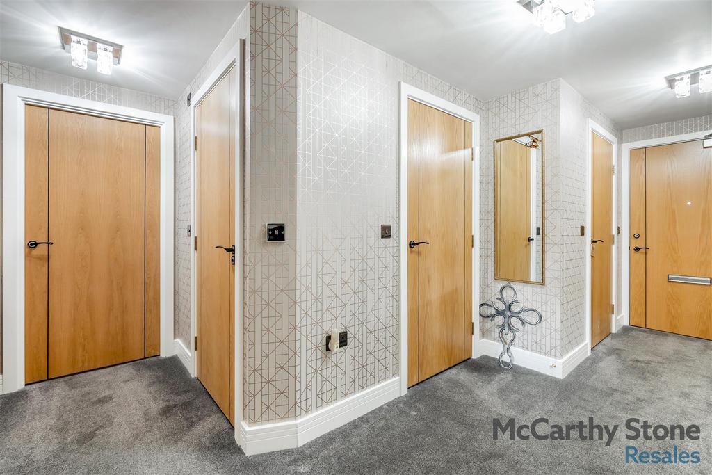 8665303-interior12.jpg