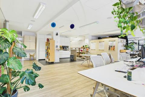 9 Bell Yard Mews London SE1 3UY