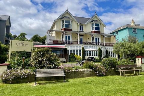 Hospitality for sale, 1 Queens Rd Shanklin PO37 6AN