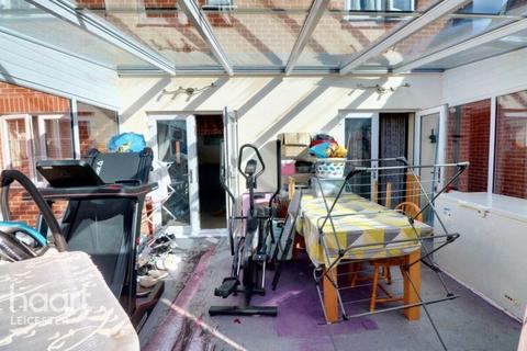 3 bedroom detached house for sale, Lapwing Drive, Leicester