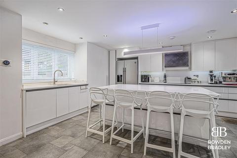 3 bedroom detached house for sale, Mount Pleasant Road, Chigwell