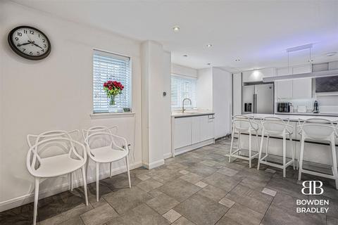 3 bedroom detached house for sale, Mount Pleasant Road, Chigwell