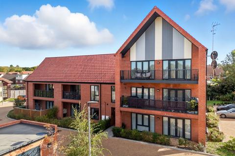 2 bedroom flat for sale, Goldington Crescent, Billericay CM12