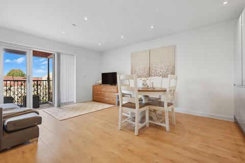 2 bedroom flat for sale, Goldington Crescent, Billericay CM12