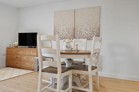 2 bedroom flat for sale, Goldington Crescent, Billericay CM12