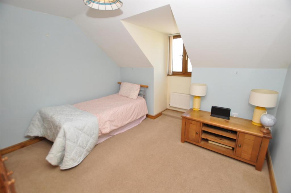 Front bedroom 1