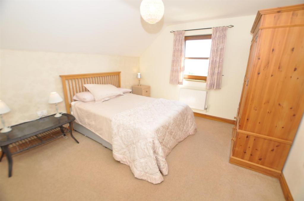 Rear bedroom 3