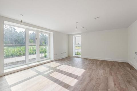 2 bedroom flat for sale, Graven Hill, Bicester, Oxfordshire, OX25
