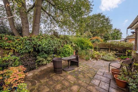 8 Broadlands, Hanworth, Feltham, TW13 6HF
