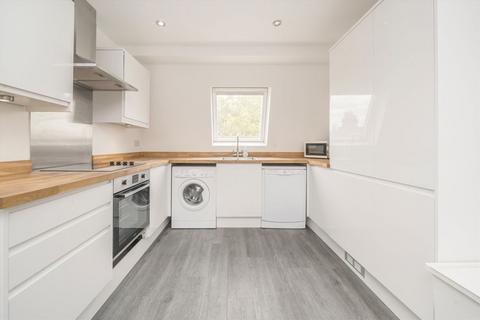 2 bedroom flat for sale, Berrymead Gardens, London W3