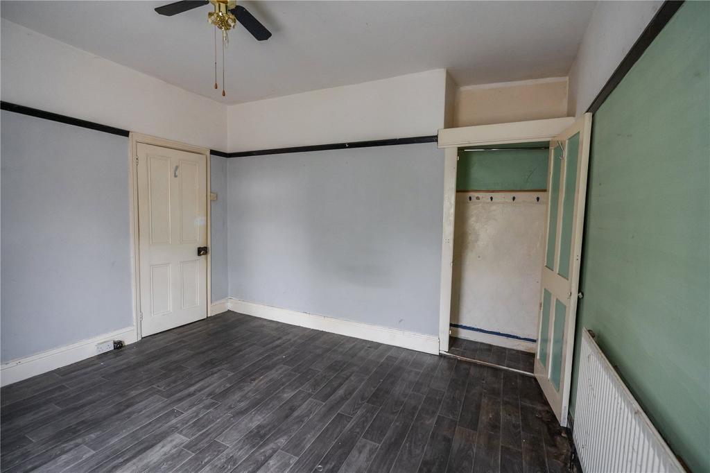 Bedroom 2 (2)