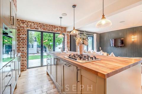 5 bedroom detached house for sale, The Esplanade, Holland-On-Sea, CO15