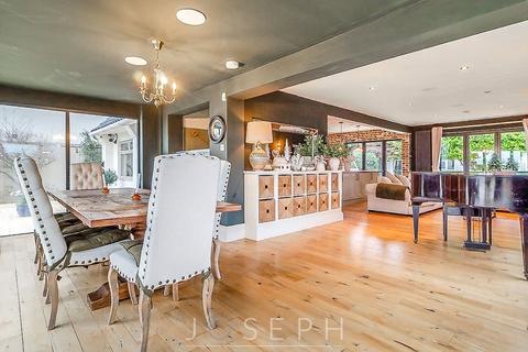 5 bedroom detached house for sale, The Esplanade, Holland-On-Sea, CO15