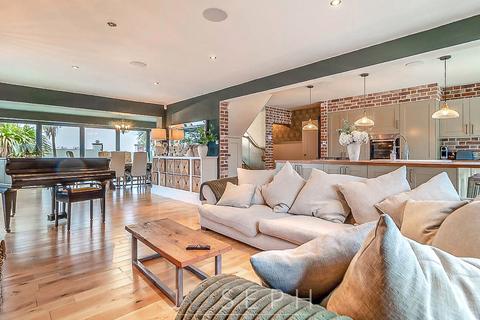 5 bedroom detached house for sale, The Esplanade, Holland-On-Sea, CO15