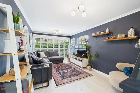 undefined, Buckingham Gardens, West Molesey