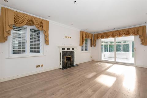 undefined, Smitham Bottom Lane, Purley CR8