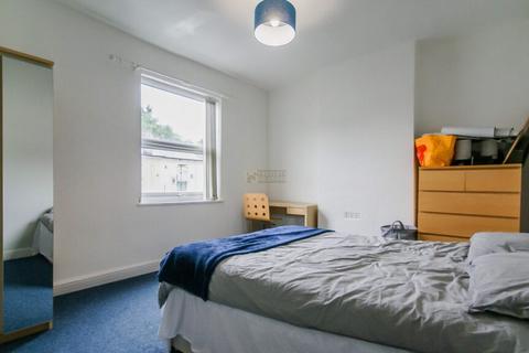 4 bedroom terraced house to rent, Hubert Road, Birmingham B29