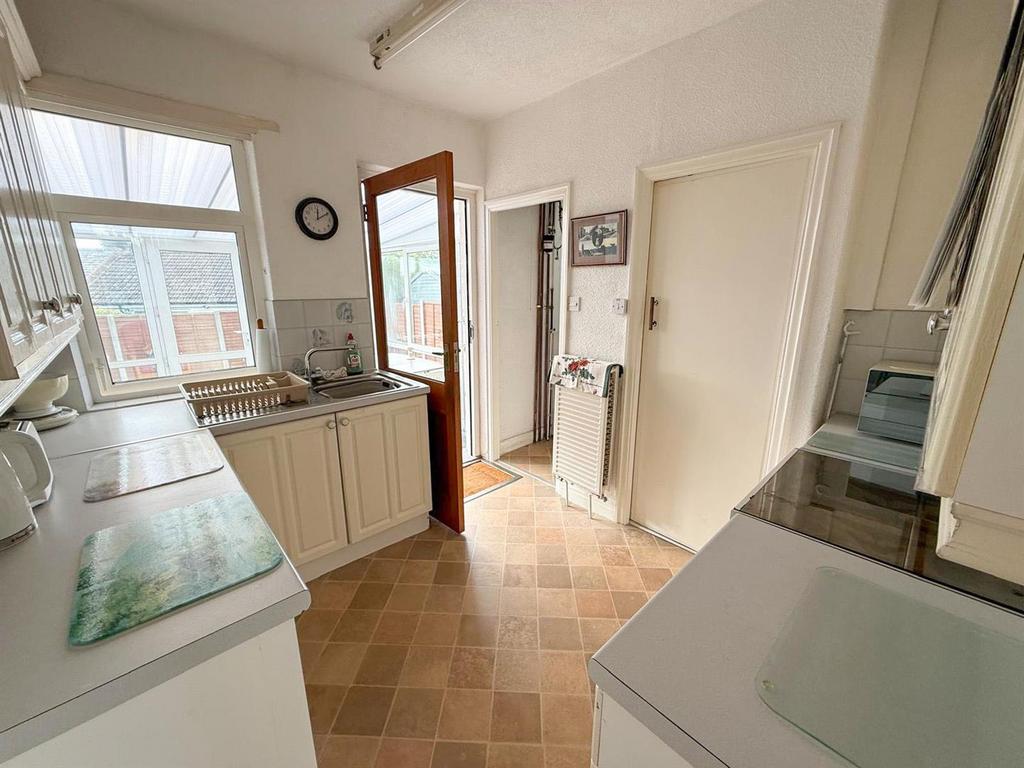 2 bed semi-detached bungalow, Silsden 8