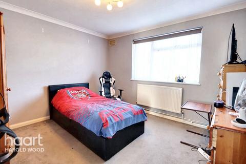 3a Grange Road, Romford, RM3 7DU