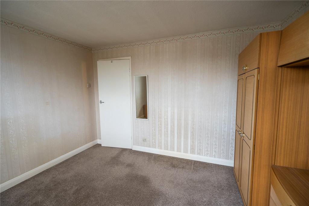 Bedroom 2 (2)