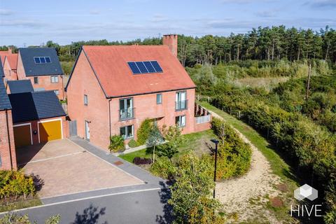 4 bedroom detached house for sale, Sword Close, Ringwood BH24