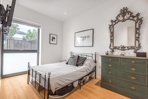 2 bedroom apartment for sale, 1 Dee Road, Richmond