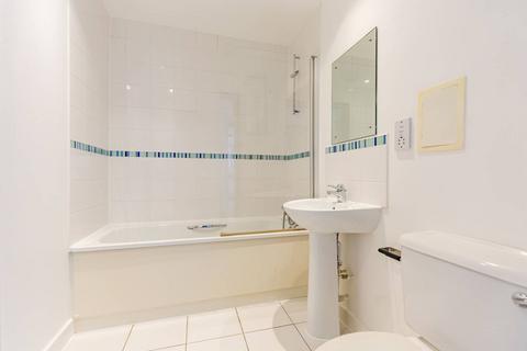 2 bedroom flat to rent, 2 Taylor Place, London E3
