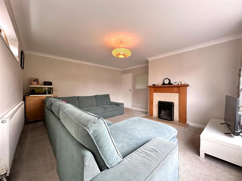 Large Living Room 912