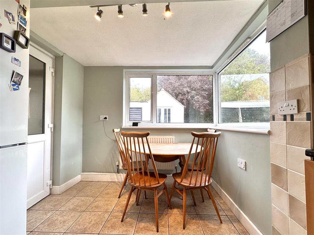 Breakfast Room 950