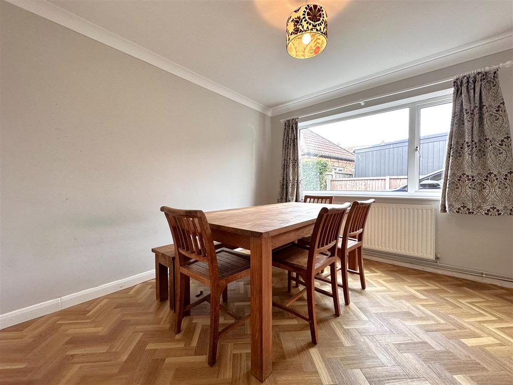 Dining Room 927