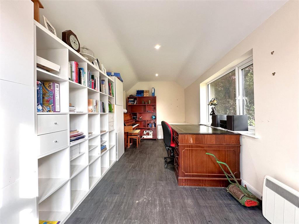 Internal: Home Office 020