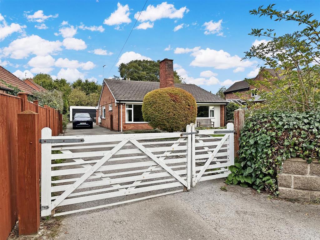 Gated Front Aspect 040