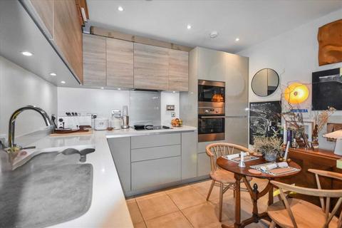 1 bedroom flat for sale, Ravenswood Court, Acton