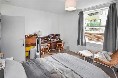 1 bedroom flat for sale, Ravenswood Court, Acton
