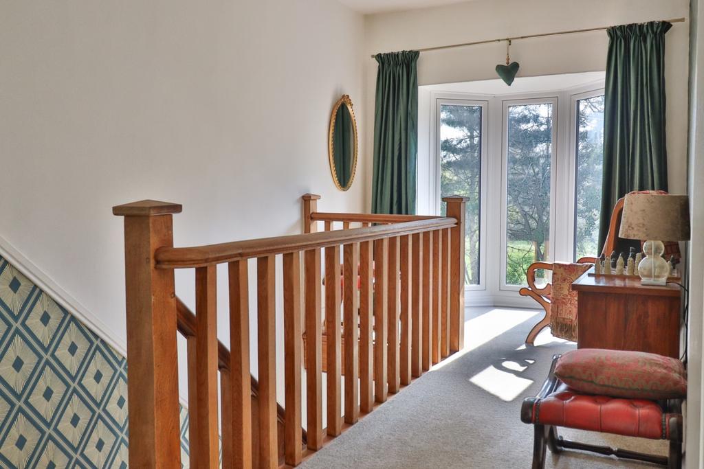 Galleried landing