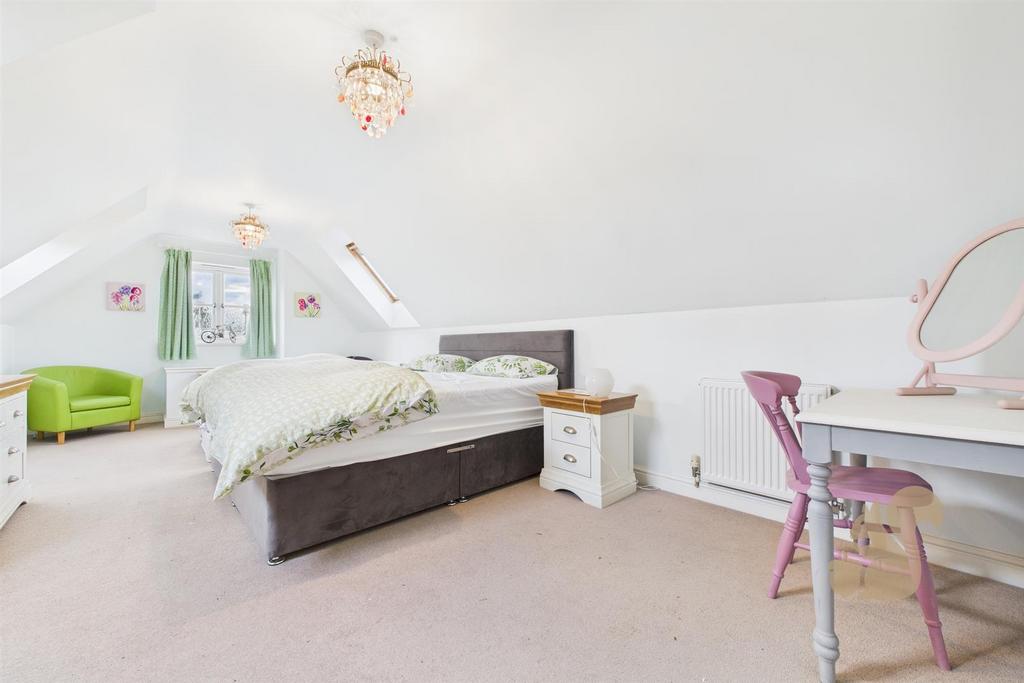 CAM03877 G0-PR0266-STILL044.jpg