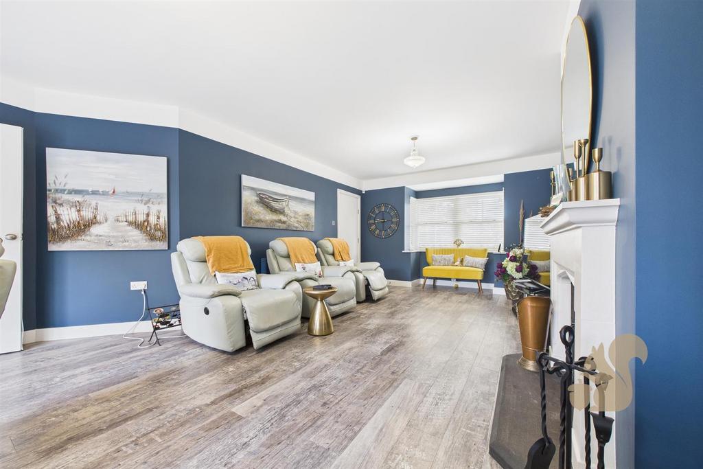 CAM03877 G0-PR0266-STILL023.jpg