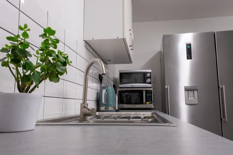 4 bedroom flat to rent, Denison Street, Nottingham NG7