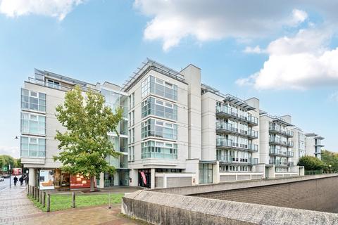 1 bedroom flat for sale, Phoenix Way, London, SW18