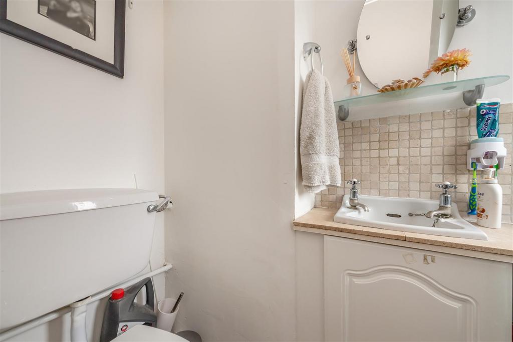 8666370-interior10.jpg