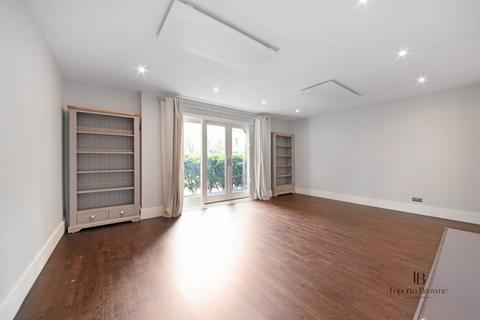 2 bedroom flat to rent, Durward Street, E1