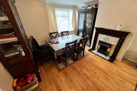 5 bedroom semi-detached house for sale, Fallowfield, Luton, Bedfordshire, LU3 1UN