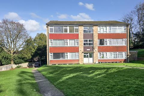 2 bedroom flat for sale, Harestone Hill, Caterham, CR3