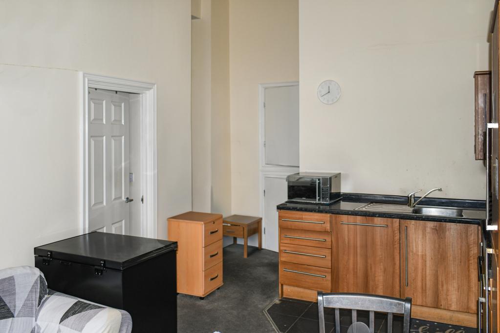 Living / Kitchen