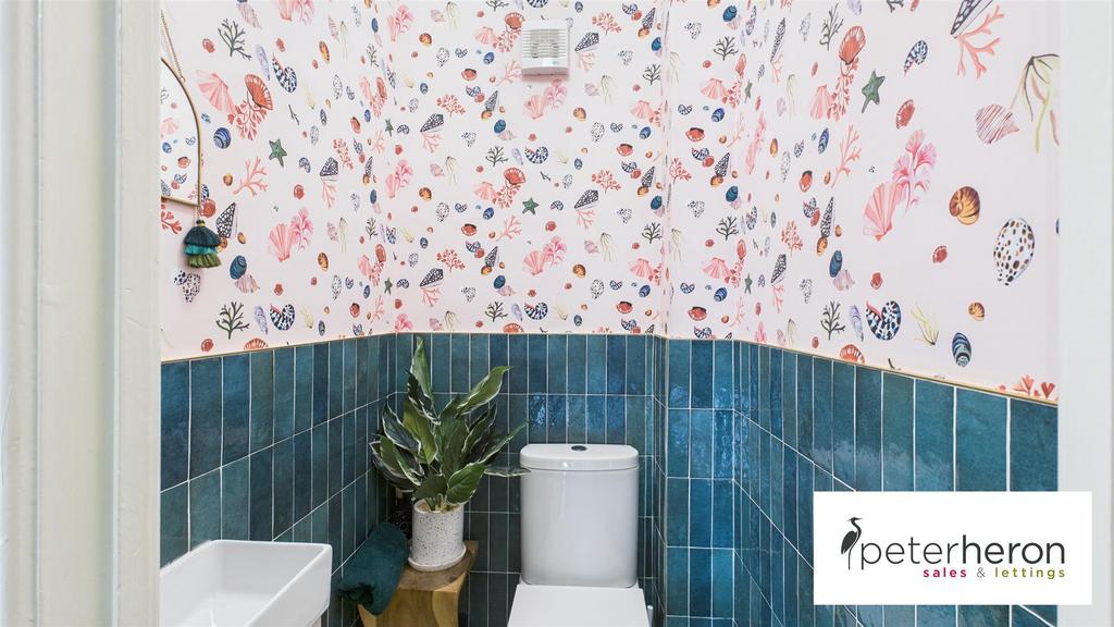 Cloakroom/WC