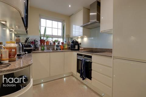 3 bedroom terraced house for sale, Arborfield Close, Slough