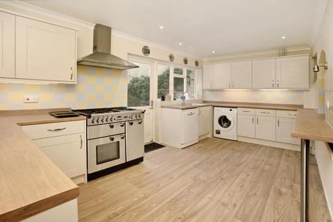 4 bedroom end of terrace house for sale, Somerset Place, Teignmouth, TQ14