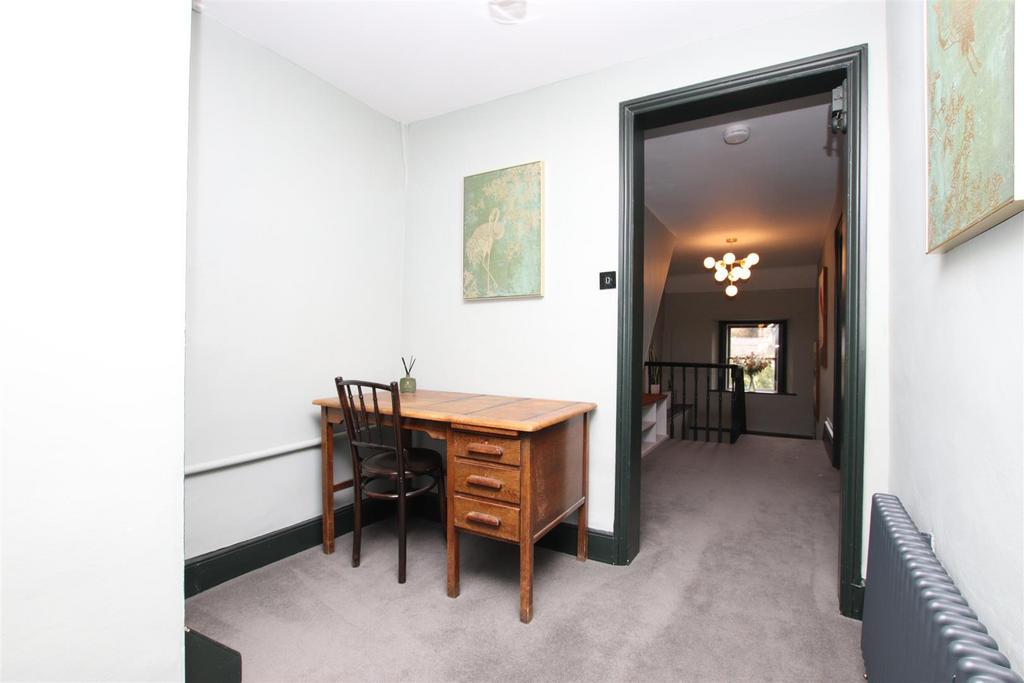 Hallway.JPG