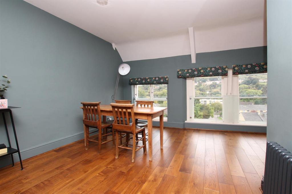 Dining area.JPG