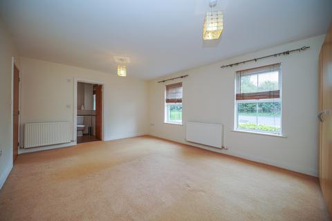 2 bedroom flat for sale, Chestnut Court, Buckingham MK18